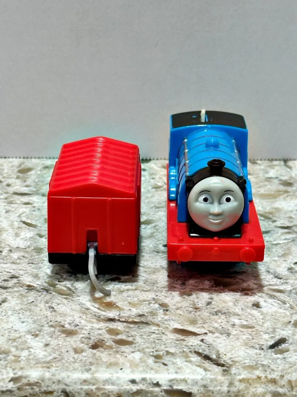 Thomas Friends TrackMaster Motorized Thomas w Red Cargo Car 2013 WORKS ~READ